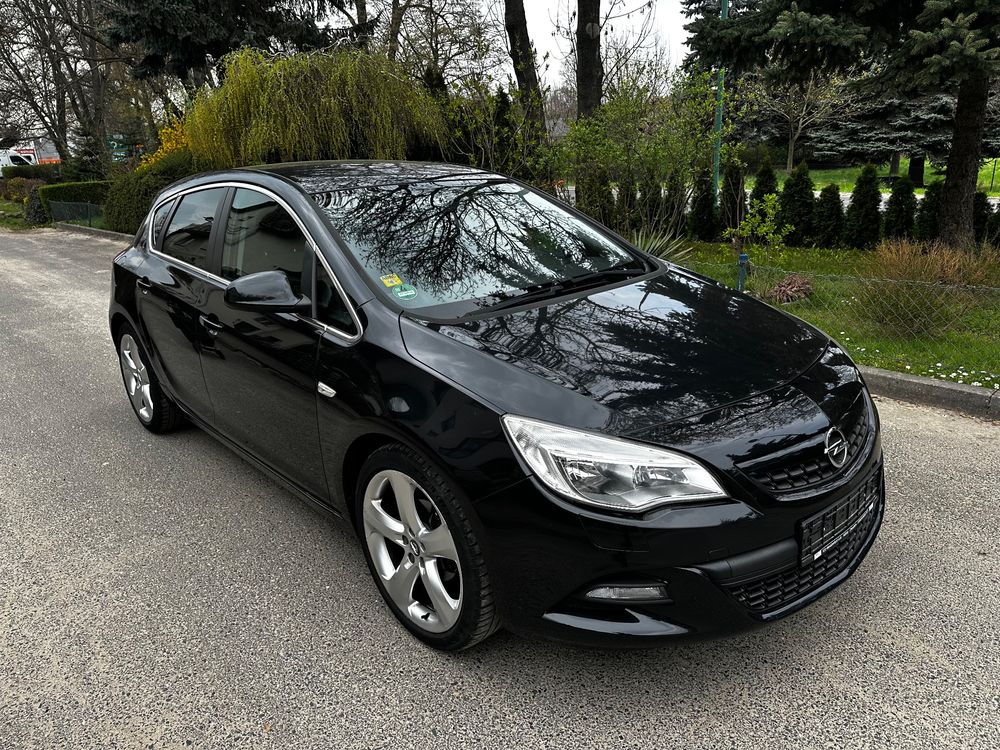 Opel Astra J 1.4 Turbo Innovation 2012