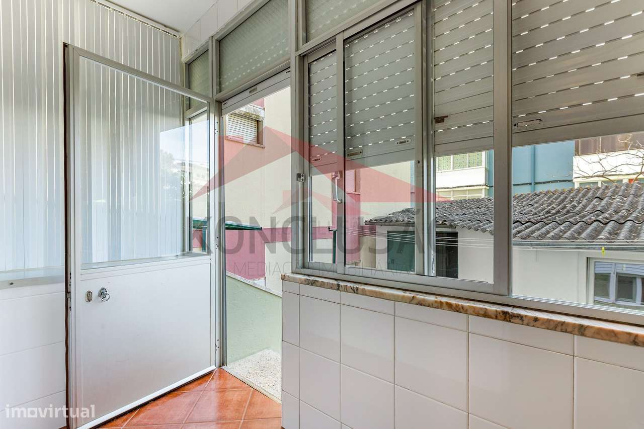 Apartamento T2 com logradouro, garagem e arrecadação – Póvoa de San...-14