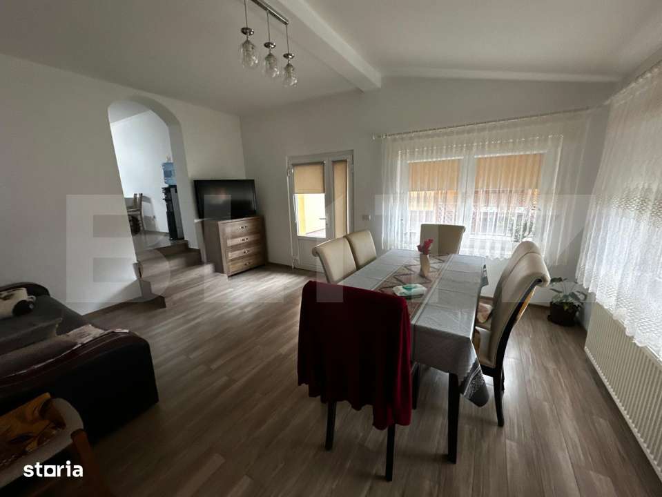 Casa spatioasa, aproape de centru, intr-o zona excelenta din Sebes - Imagine principală: 5/19