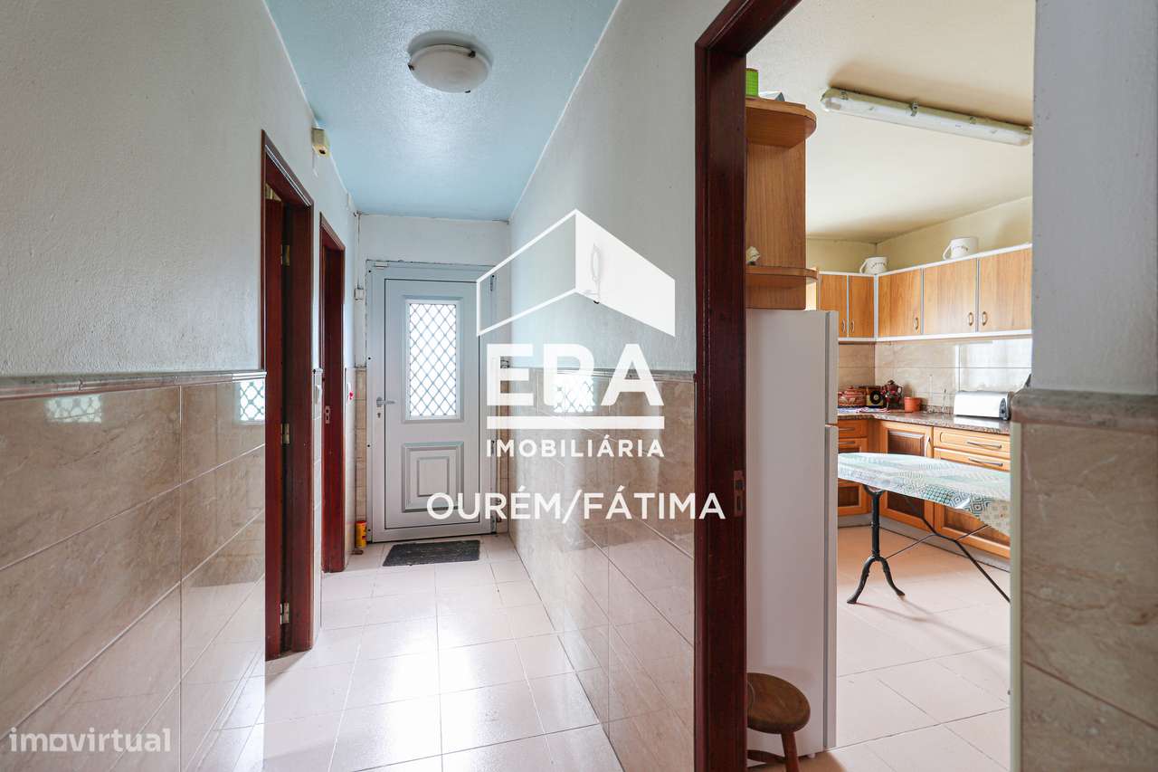 Moradia T5 com quintal em Urqueira, Ourém - Grande imagem: 4/41