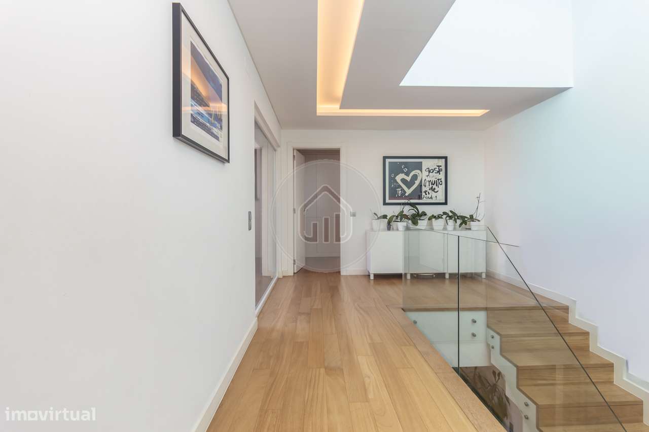 Moradia V5+1 | Piscina, vista mar e jardim | Porto Salvo, Oeiras-23