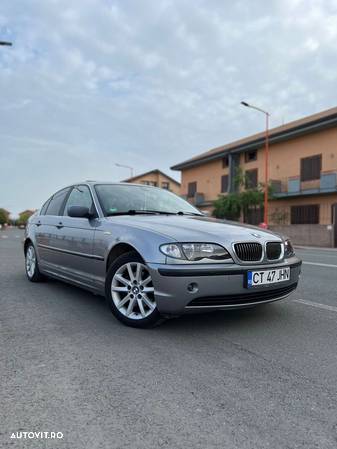 BMW Seria 3 318i Edition Exclusive - 1