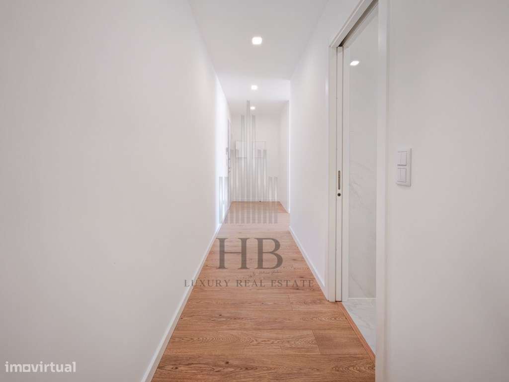 Apartamento T3 com varanda e vista Mar-25