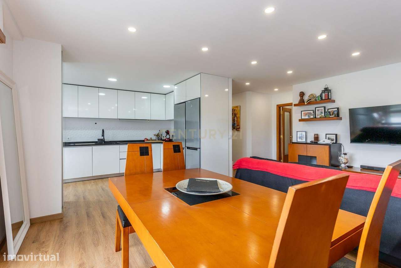 Apartamento T3 Remodelado com Arrecadação e Parqueamento-6