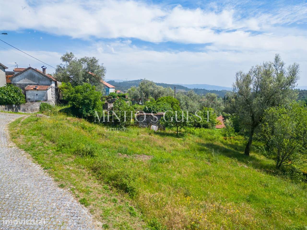 Terreno (700m2) c/ Ruína em Serzedelo – Póvoa de Lanhoso-9