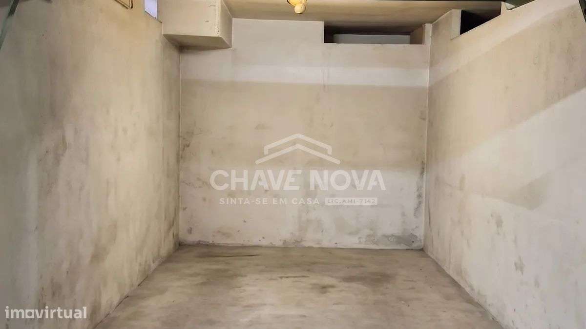 Apartamento T3 c/garagem Box em Valadares-32