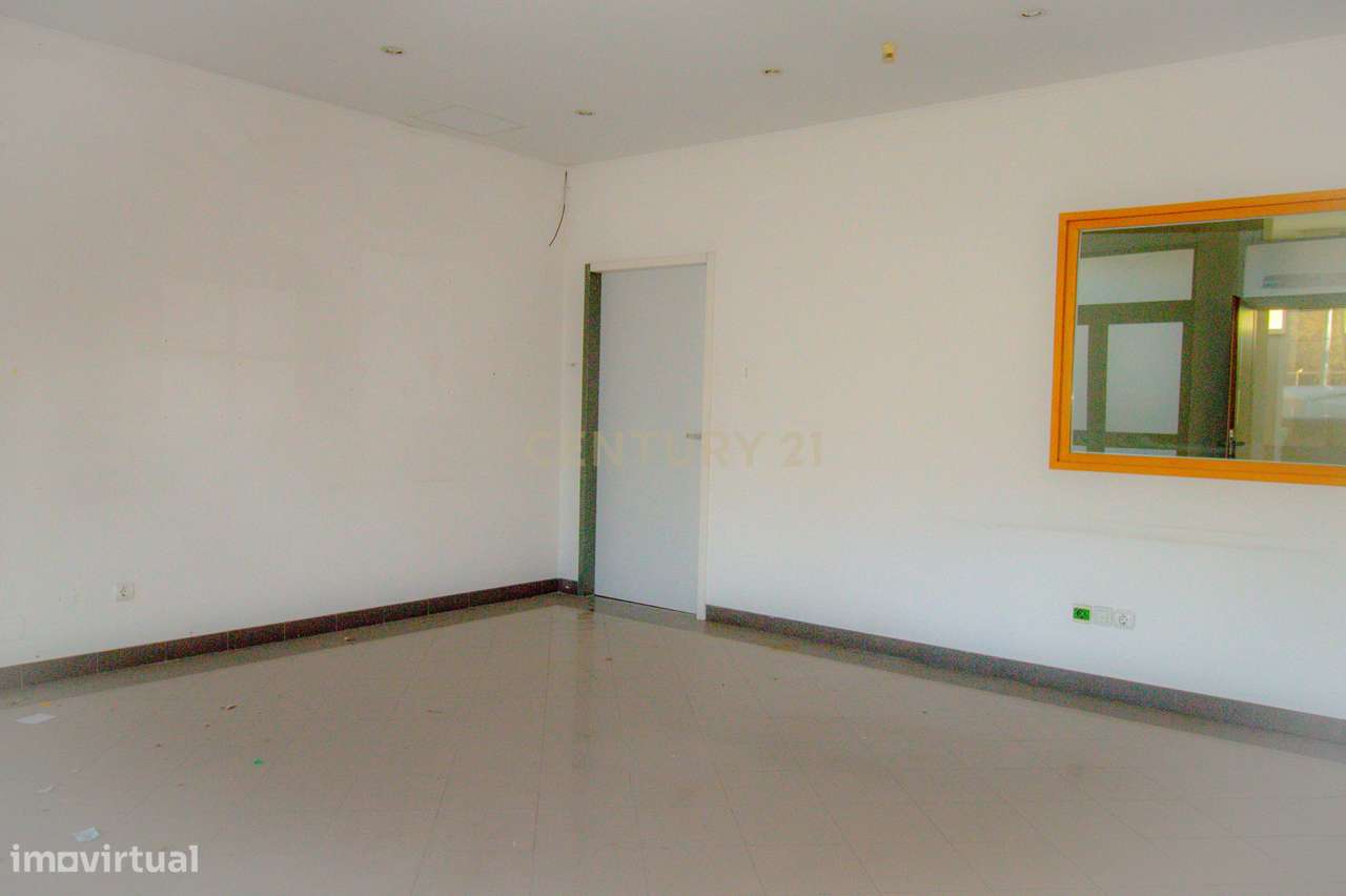 Loja, em Santarém, com 196 m2 - Grande imagem: 5/11