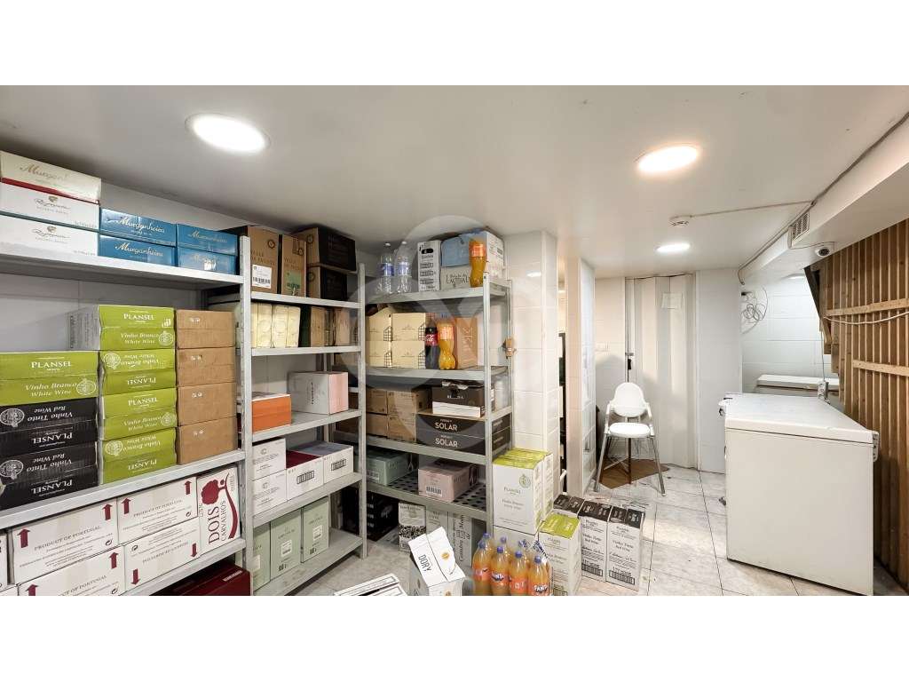 Restaurante a funcionar totalmente equipado na rua Gomes Freire Lisboa-7