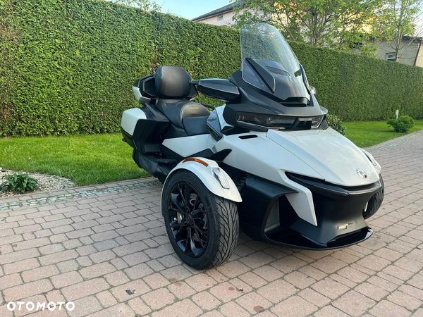 Can-Am Spyder - 1