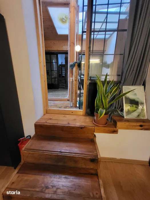 Showroom, magazin fizic, stradal, parter, etaj, birouri, total 212 m - Imagine principală: 4/6