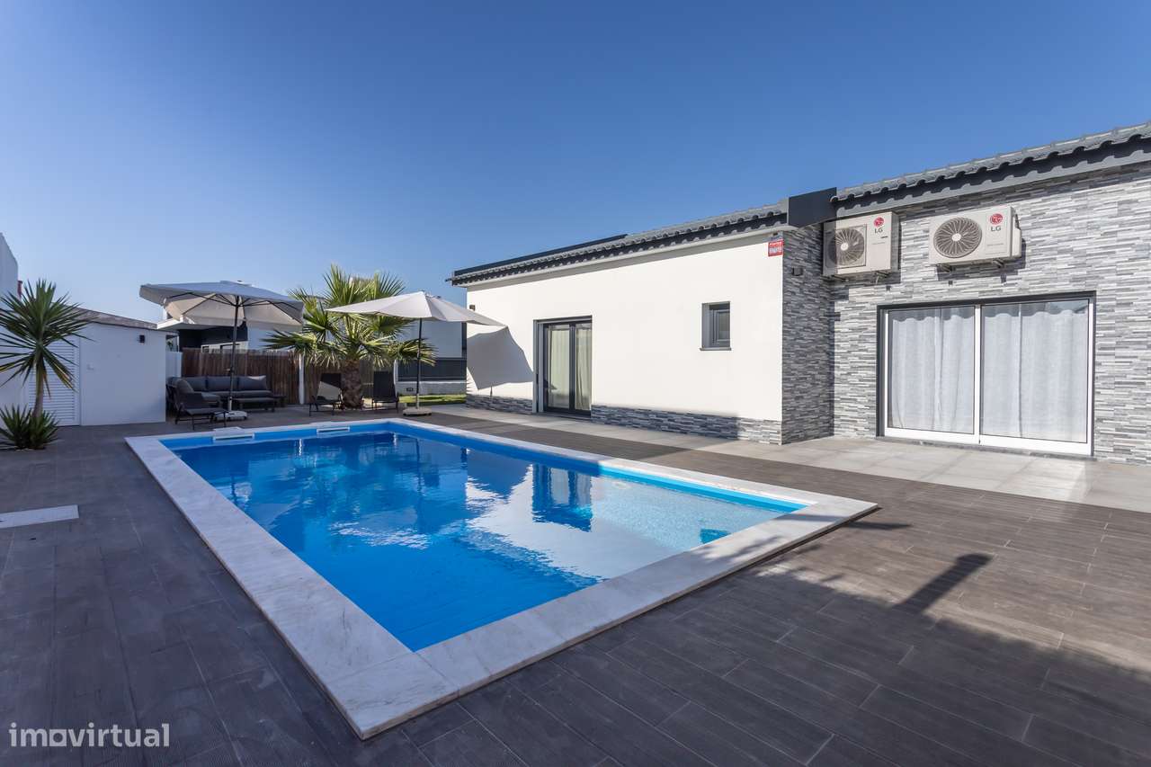 Fantástica moradia isolada T4 em Fernão Ferro-21