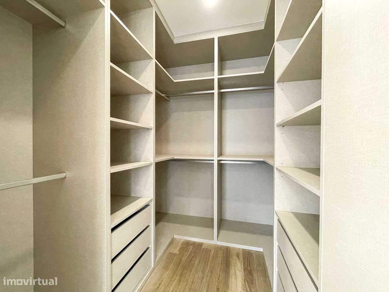 Moradia T4 com Piscina - Santa Iria de Azoia (Bairro da Salvação)-42