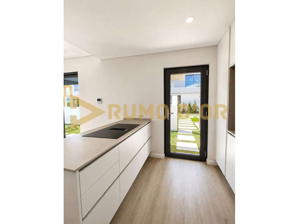 Moradia T4, garagem e piscina em Condomínio privado Albufeira-7