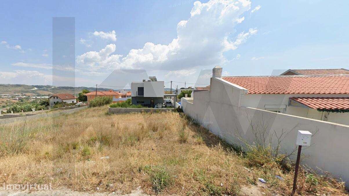 Lote de terreno urbano com 318 m2, situado no Zambujal, com projeto de - Grande imagem: 3/6
