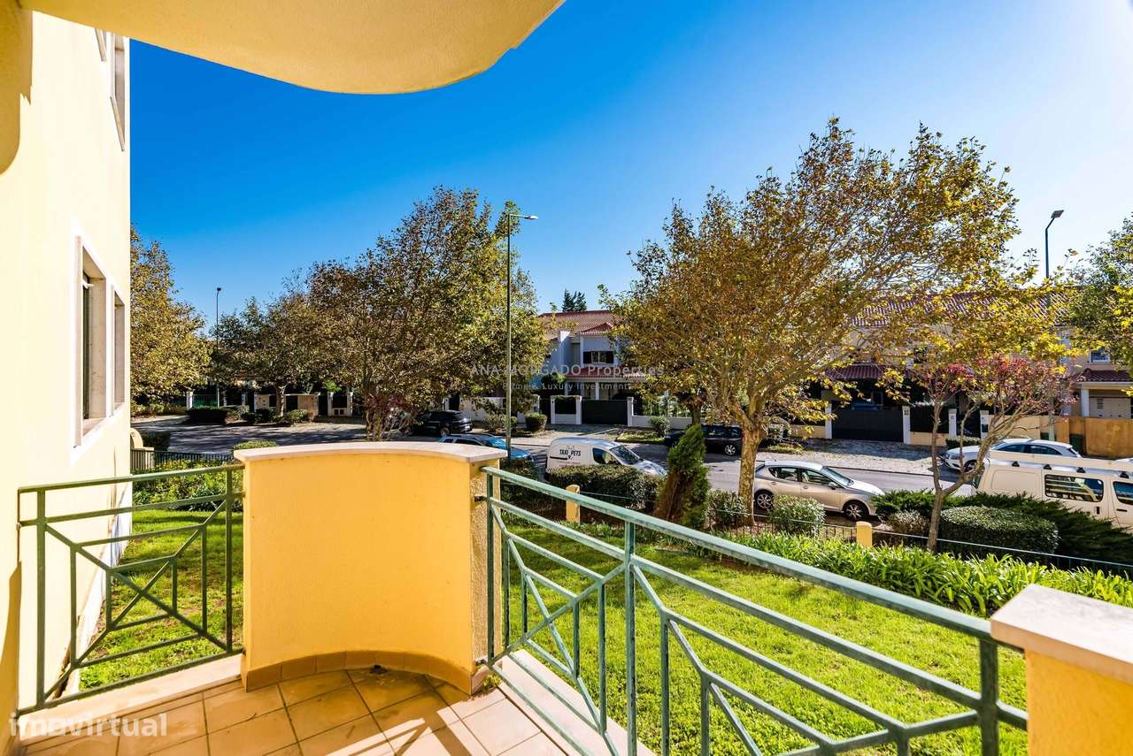 PARA INVESTIDORES - Apartamento T3+1 Renovado na Quinta da Beloura-12