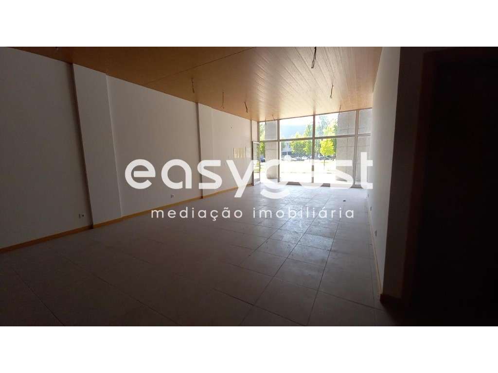 Loja com 181 m2 na Av. Europa junto ao Palácio da Justiça, Viseu - Grande imagem: 4/8
