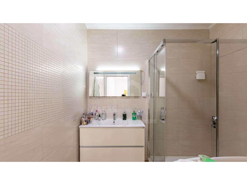 Vende Moradia T8, Ericeira 15 Km, A Casa das Casas-59