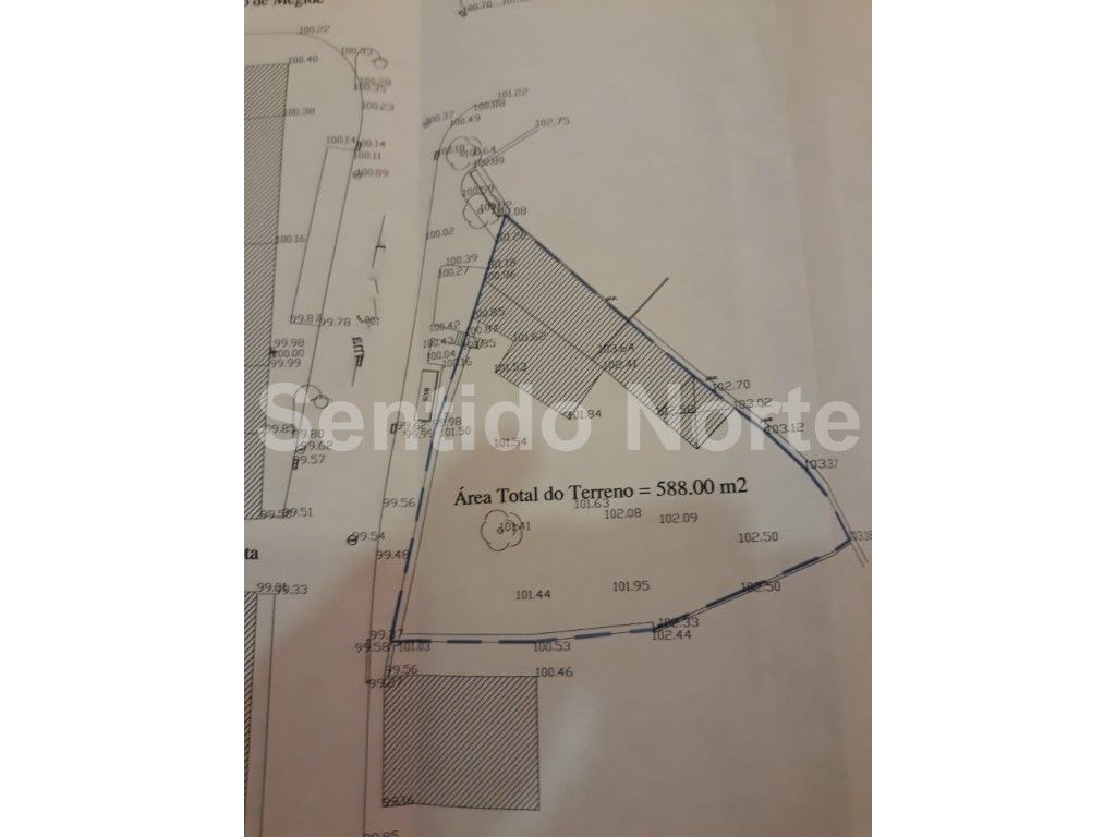 Terreno em Canelas para construção em altura