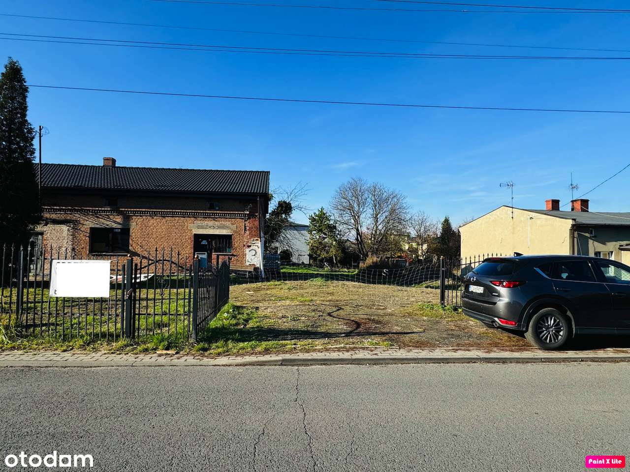 Klimatyczny dom z cegły z koncepcją adaptacji-11