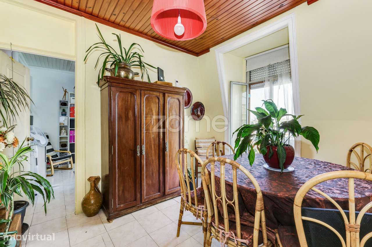 Apartamento T3+2 com sótão aproveitado, junto ao Metro de Arroios - Grande imagem: 2/16