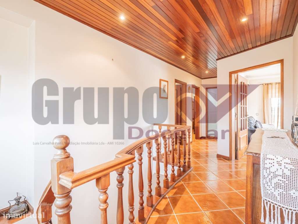 Moradia Isolada T5 com Garagem e anexo em Quinta do Conde-27