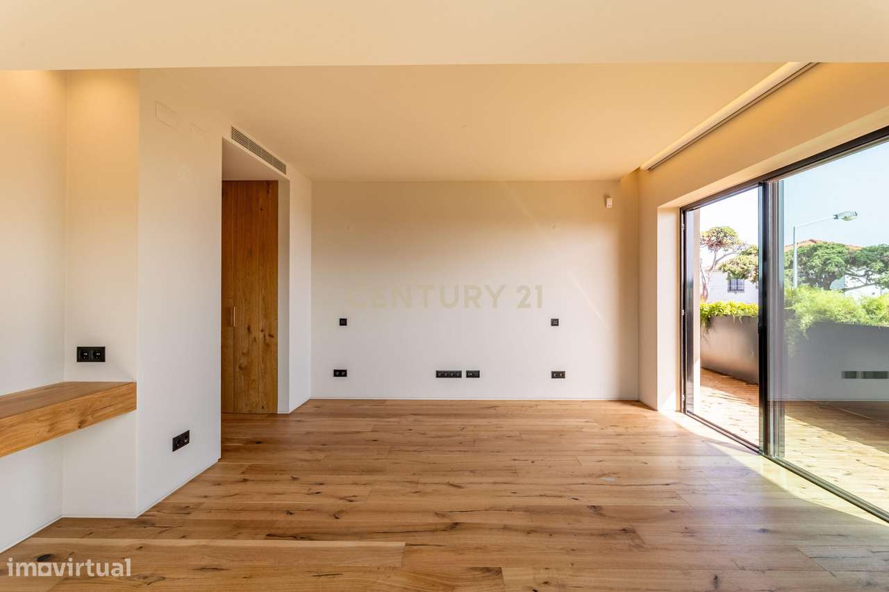 Moradia T4 + T0 Independente — Alto da Parede, Cascais-24