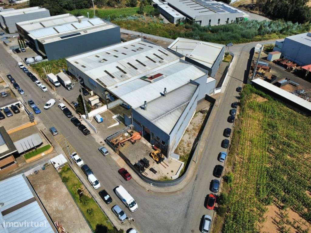 Armazém Industrial na Trofa-0