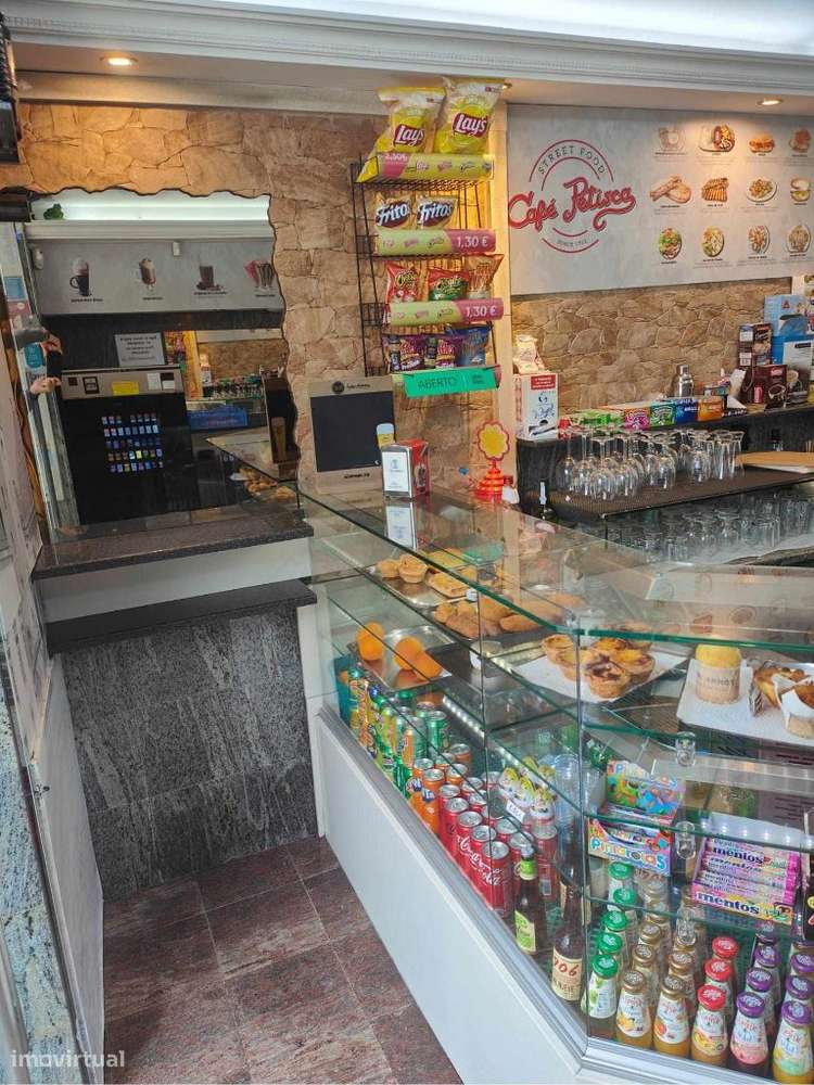 Trespasse de espaço comercial em pleno centro de Coimbra - Grande imagem: 3/14