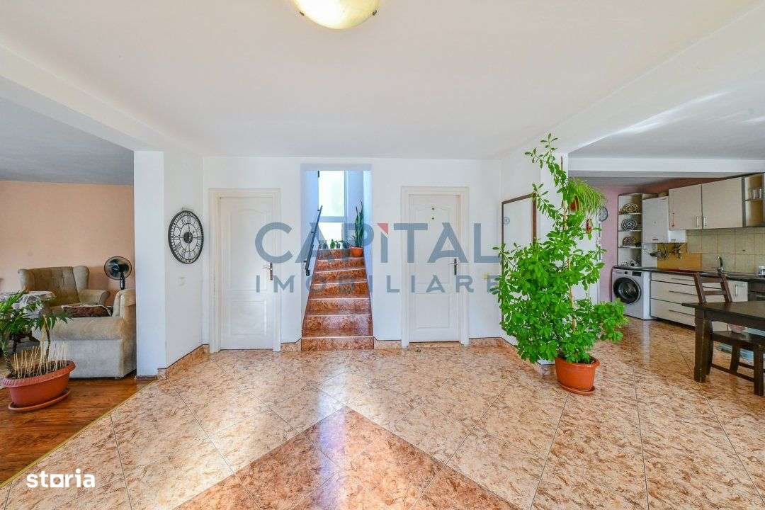 Casa individuala cu 4 camere, garaj si curte, in zona Europa - Imagine principală: 5/16