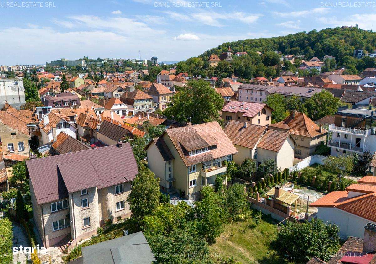 Vila deosebită de vânzare în centrul istoric al Brașovului-13