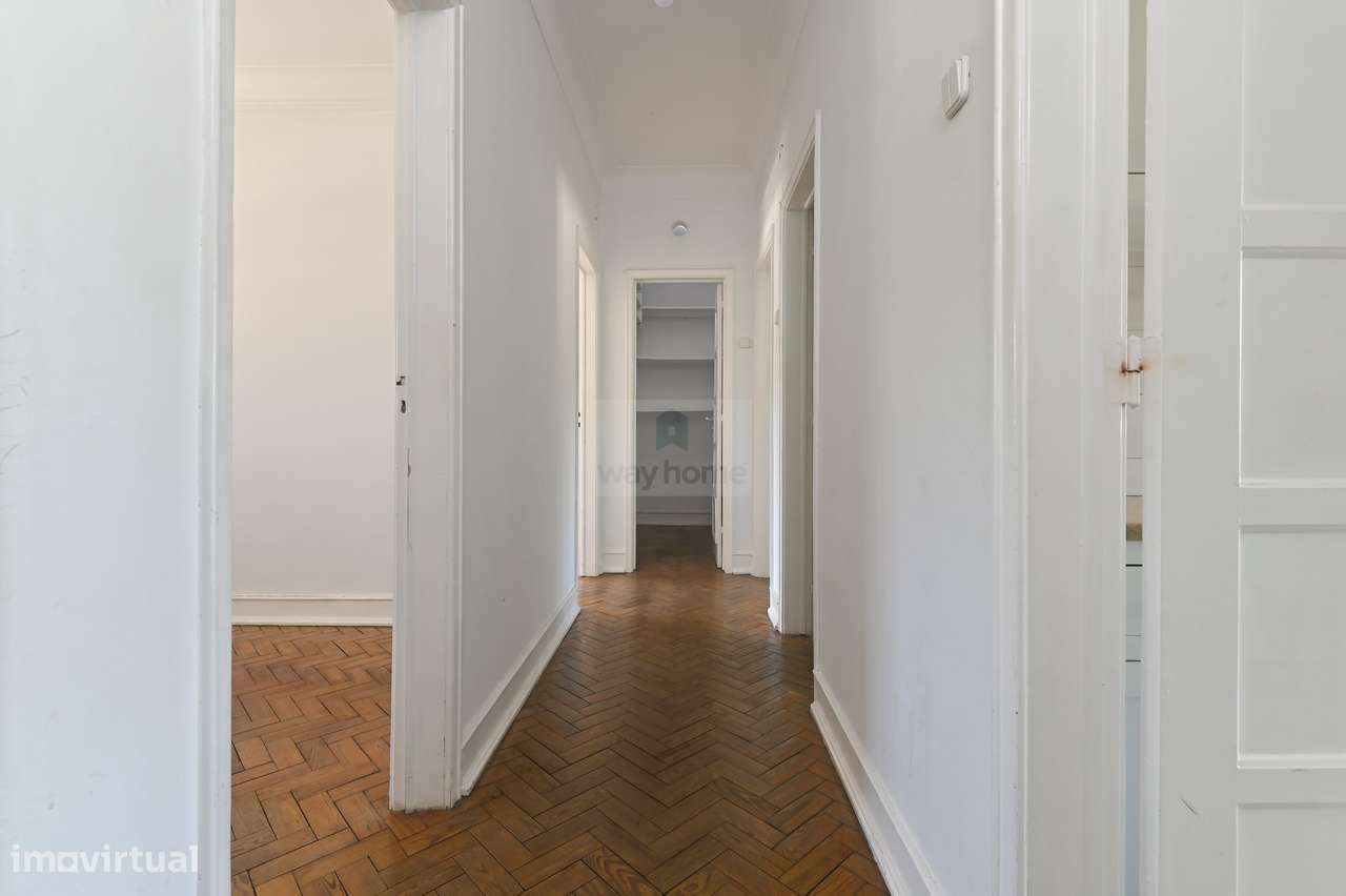 Apartamento T2 | Para remodelação | Alvalade-6