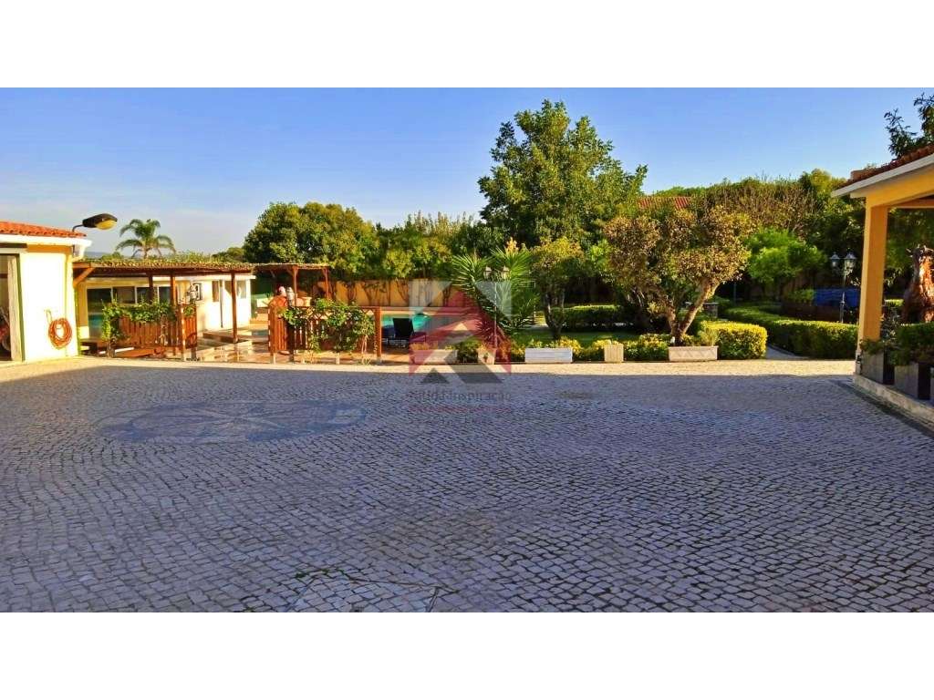 Moradia T3 com piscina + Lote de terreno em Terrugem, Sintra - Grande imagem: 5/33