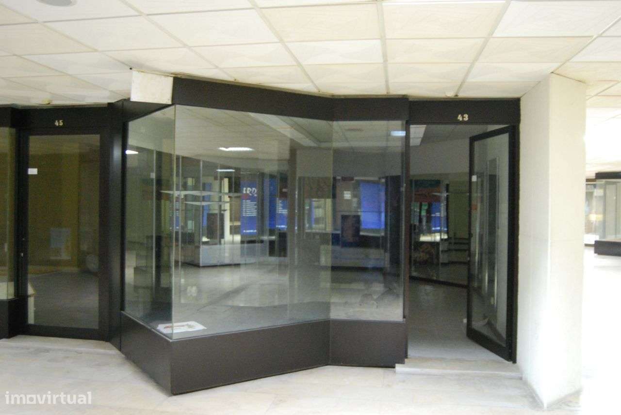 Vende-se Loja - Braga-1