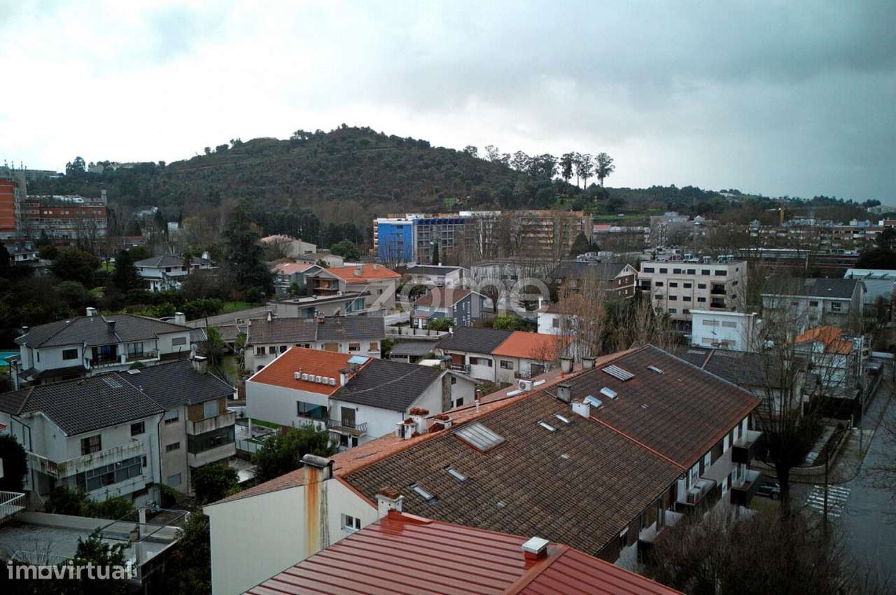 Apartamento T3 de cobertura, com terraço e garagem-14