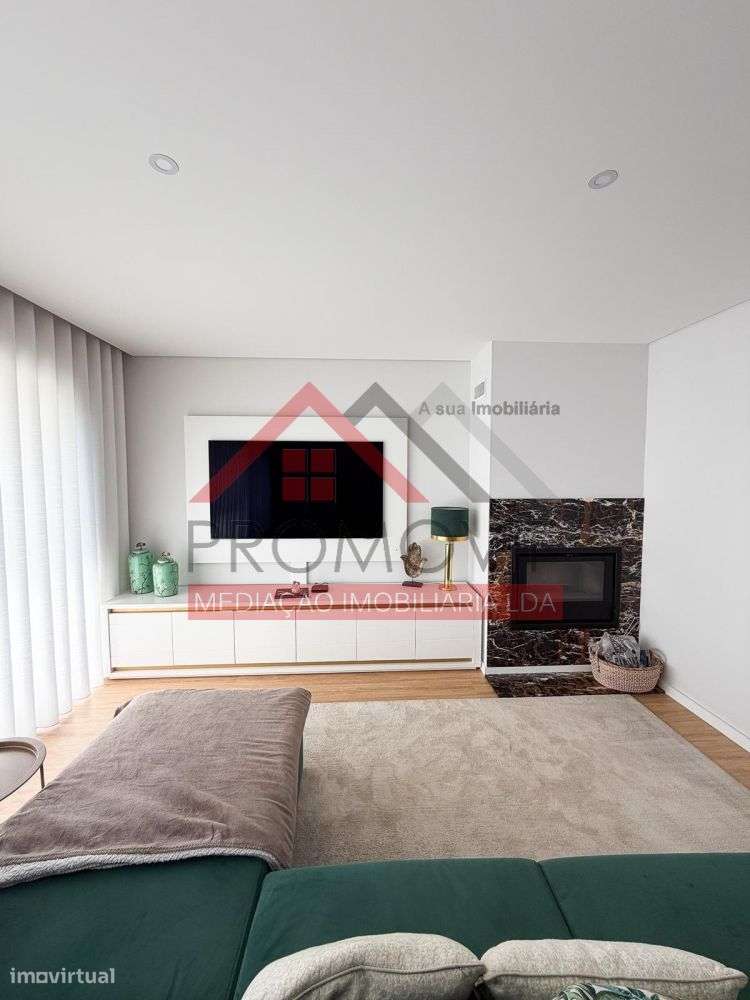 Moradia em Banda T3 Seminova Santo Tirso-6