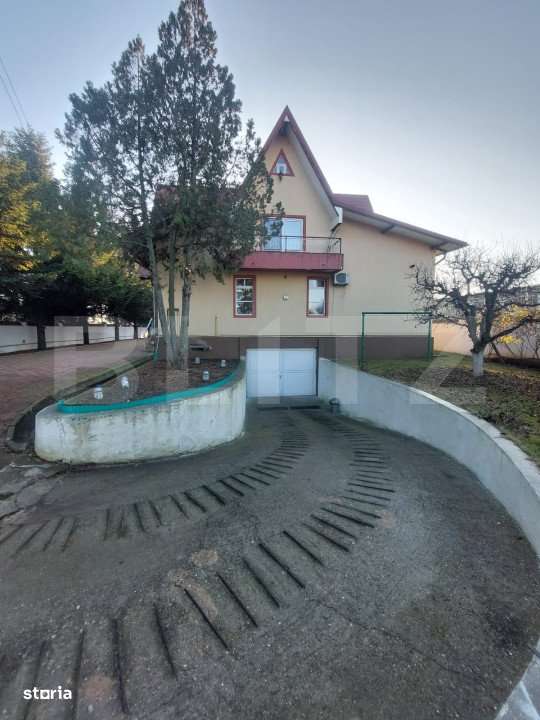 Vila, 10 camere, 580 mp, zona Cartier Albert - Imagine principală: 4/16