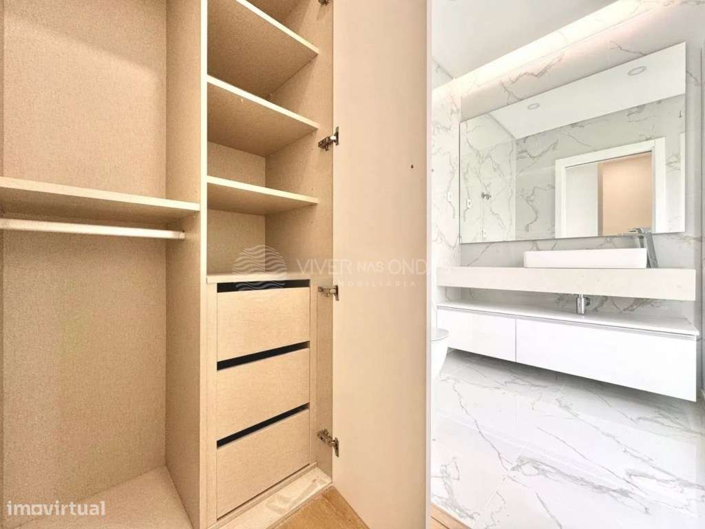 Moradia T4 de Luxo na Nova Urbanização da Caparica.-13