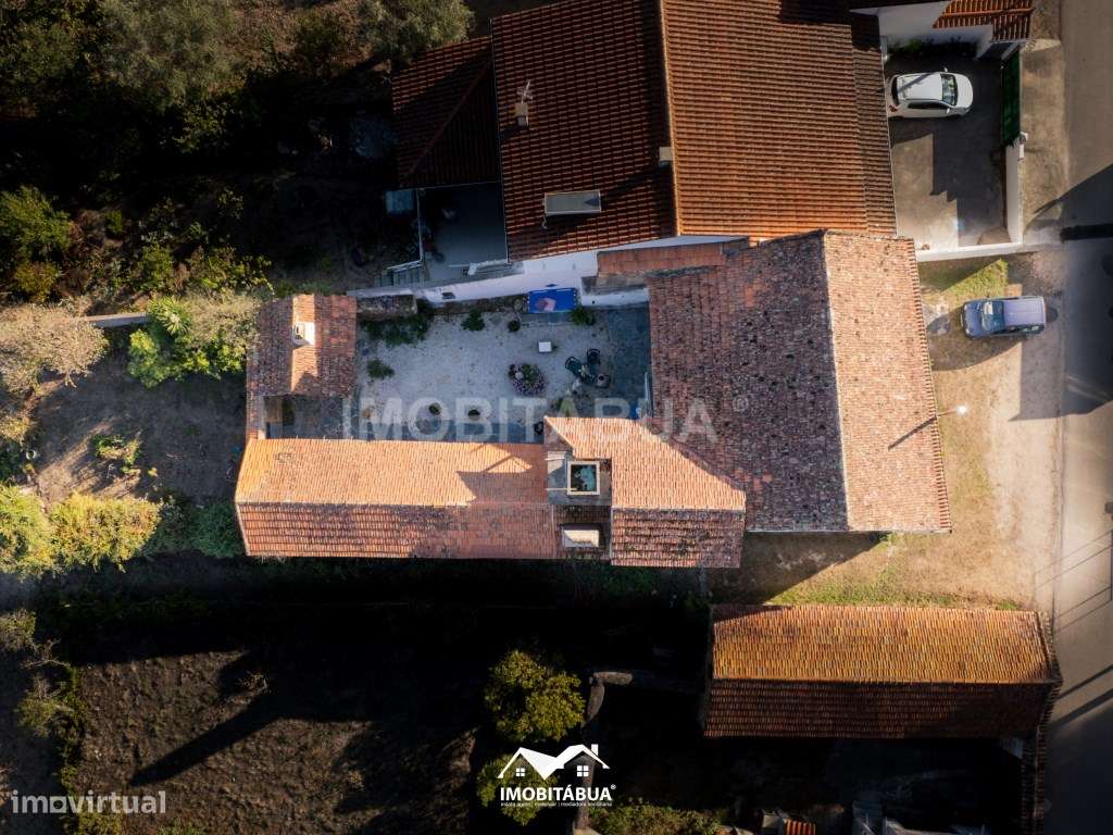 Casa Tradicional Portuguesa com Quintal, Vista e Muitos Detalhes Au...-43