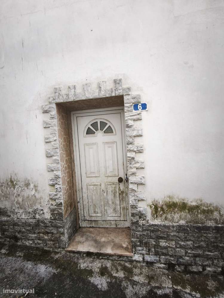 Casa em 4 pisos, para remodelar, em Lorvão, Penacova, Coimbra-9