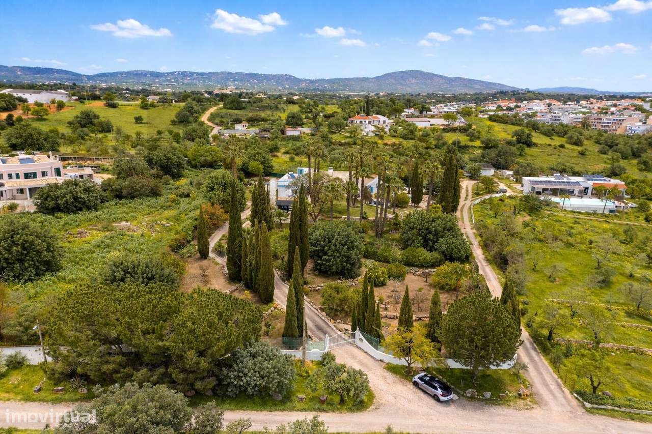 Oásis Privado em Faro: 4.500m2 de Puro Refúgio - Grande imagem: 2/60