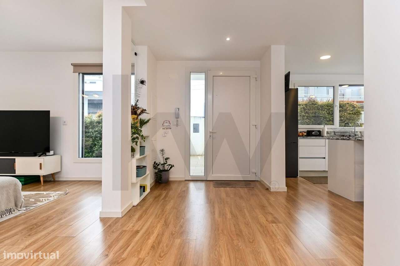 Moradia T3 Moderna com Jardim e Garagem - Porto Salvo - Grande imagem: 5/34