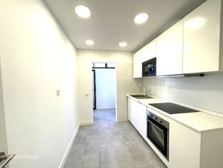 Apartamento T3 renovado varanda vista rio Barreiro