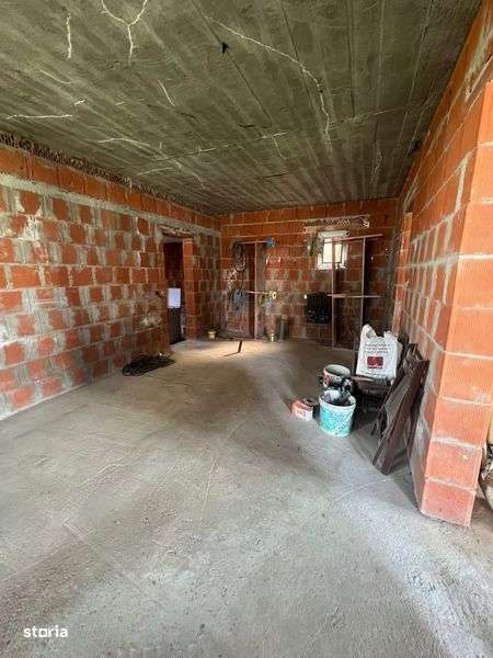 Vand Casa la rosu P+1 - Imagine principală: 4/8