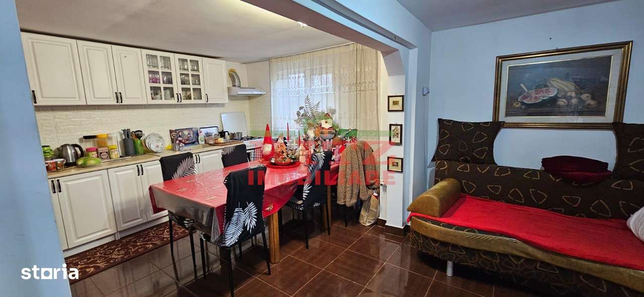 CASA  DE  VANZARE  P+1 E-10