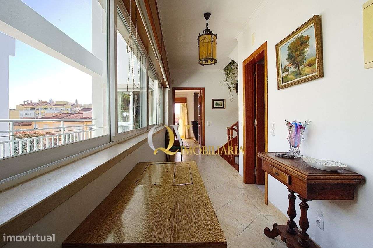 Excelente Moradia V4 para venda sita nos Jardins da Parede-33