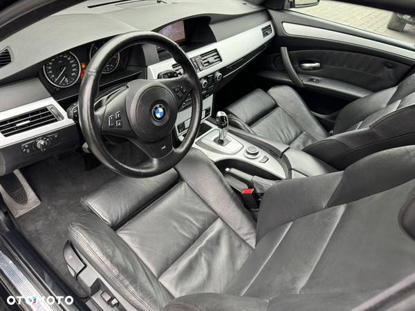 BMW Seria 5 530d xDrive Touring Edition Sport - 10