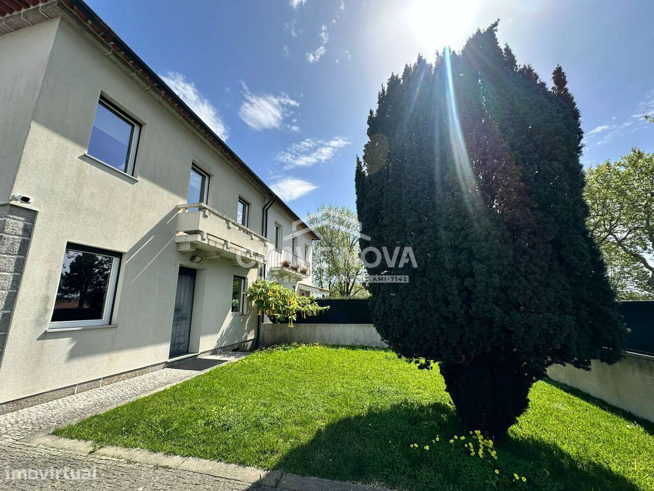 Moradia Geminada V2+1 c/ Logradouro na Senhora da Hora-36