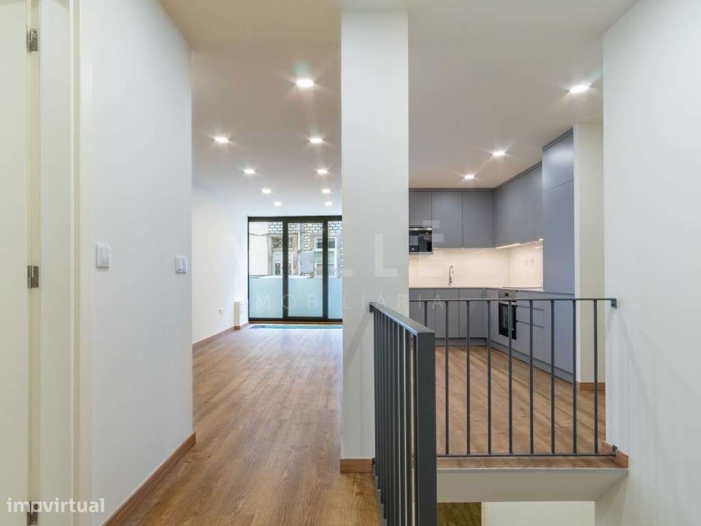 Apartamento T2 implex no Porto-2