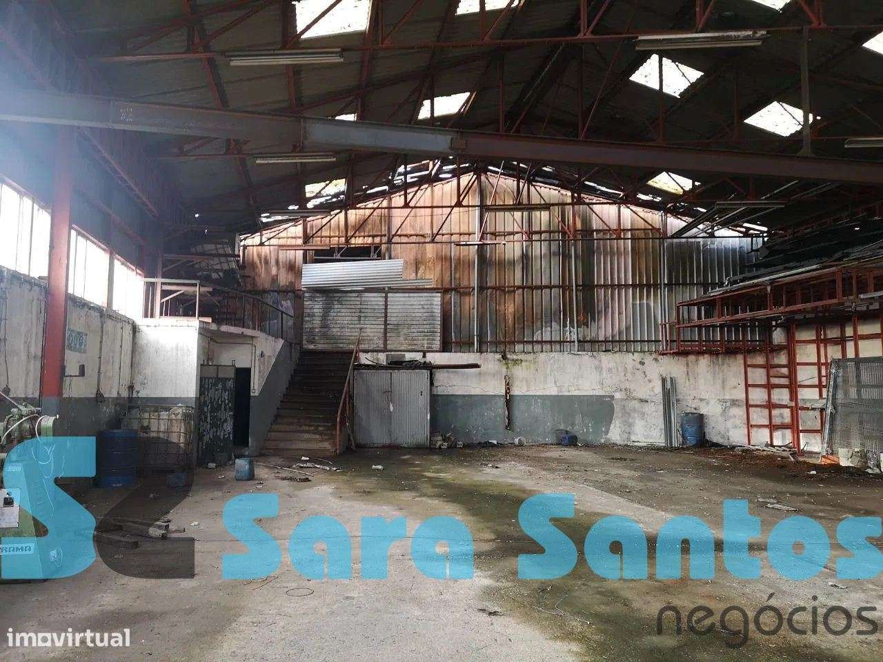 Armazém C/1100m2 para recuperar-  Paços Ferreira - Grande imagem: 3/12