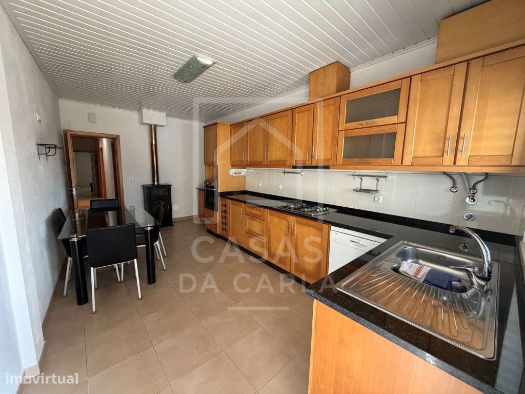 Moradia T2+2 com logradouro e garagem em Faro do Alentejo-6